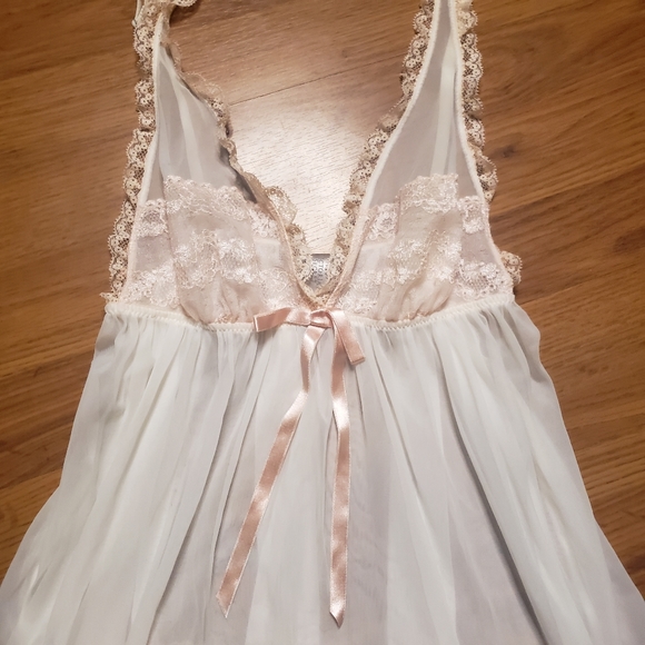 Victoria's Secret lingerie - Picture 3 of 7